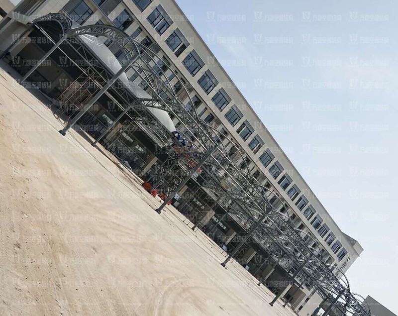 奉化方橋農副鋼結構雨棚工程進入膜布安裝階段