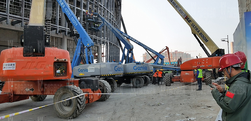 紹興國際會(huì)展中心一期B區(qū)會(huì)議中心PTFE膜結(jié)構(gòu)工程火熱拼裝、吊裝中