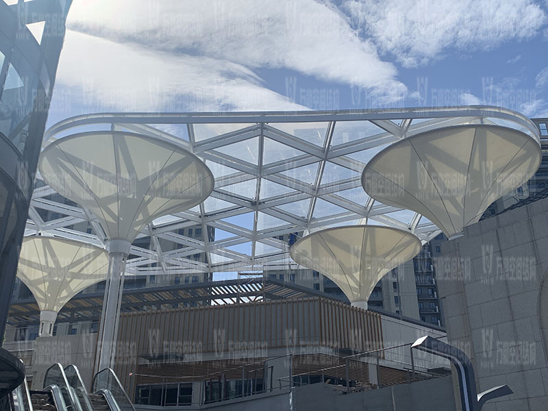 萬豪空間結構員工到臺州大板橋ETFE氣枕天幕項目、溫州鐵定溜溜樂園ETFE天幕及PTFE景觀傘膜結構工項目學習交流