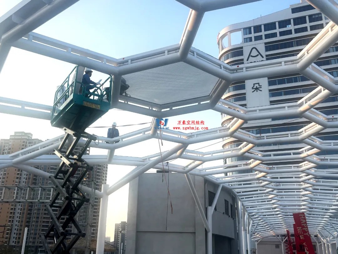 廣州茂名總匯天街商業(yè)街ETFE膜結構工程