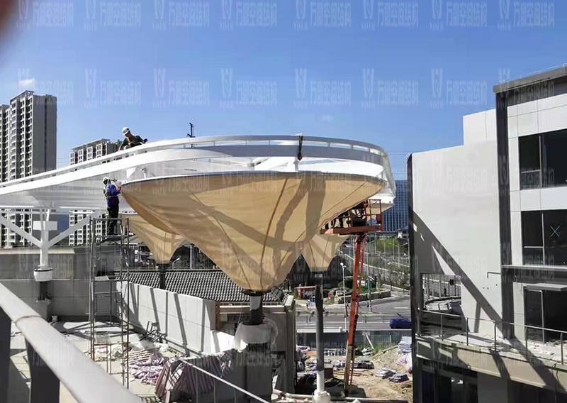 臺州大板橋ETFE氣枕天幕項目膜結構安裝中